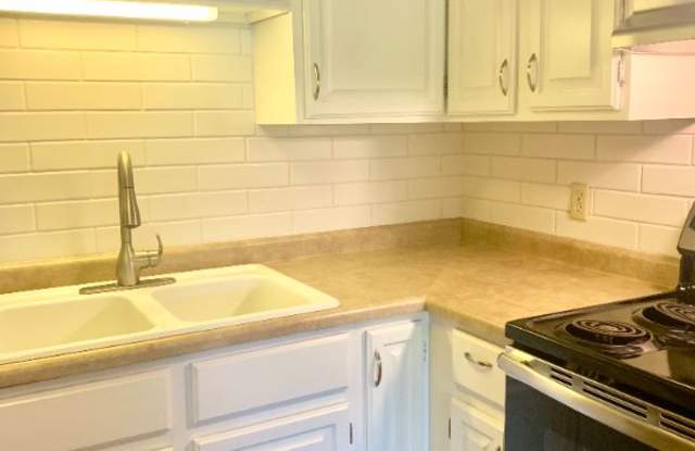 10451 Greenbrier Road Gallery 2