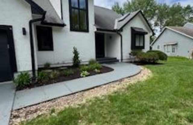 929 Saint Andrew Drive - 929 Saint Andrew Drive, Kansas City, MO 64145