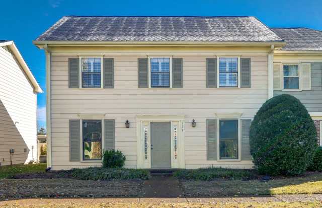 Awesome 4BR/3BA end-unit townhouse in the desirable River Plantation neighborhood! photos photos