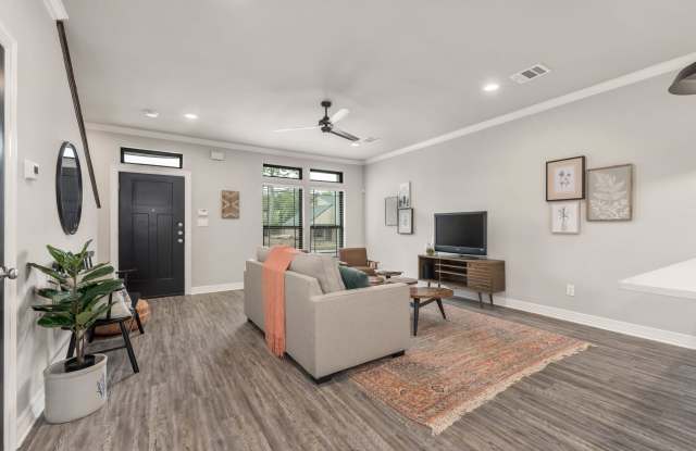 408 Aurora - 410 Gallery 3