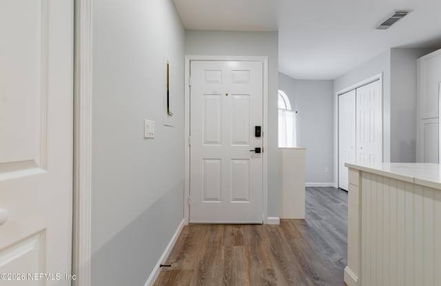 8118 BAYMEADOWS Circle Gallery 2