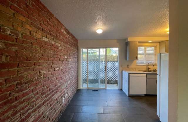 Nice 2 Bedroom 1 Bathroom Duplex Gallery 4