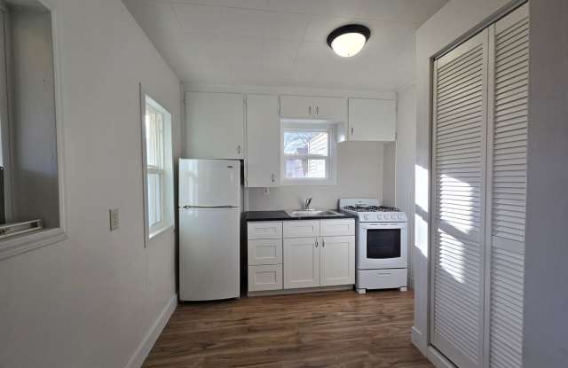 Newly Updated 1 Bed / 1 Bath Bungalow photos photos
