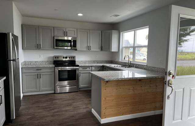 2376 Karen Court - 3 photos photos