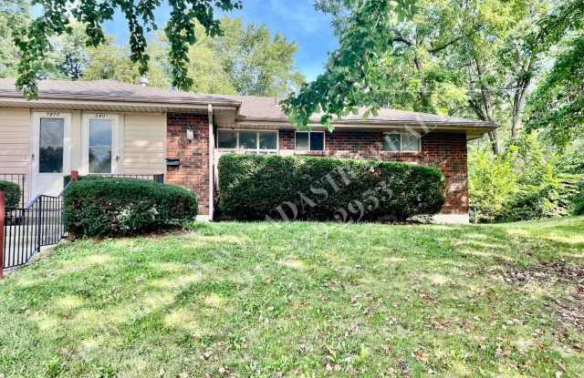 MOVE IN SPECIAL!! Spacious Shawnee Duplex-Available NOW!! MOVE IN SPECIAL $200 OFF 2nd Month's Rent With November 15th or Sooner Move In!!! photos photos