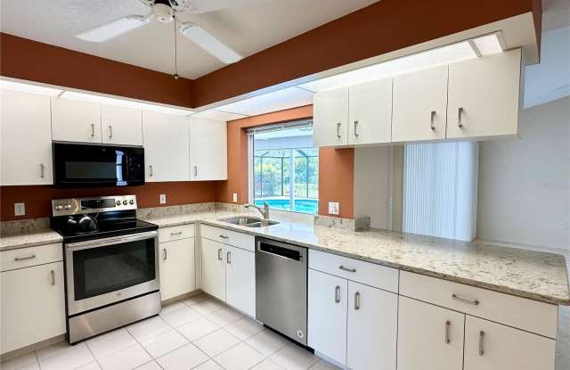 5024 SOUTHERN PINE Circle Gallery 4