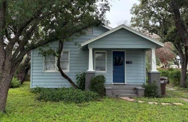 309 E Hoffman Avenue photos photos