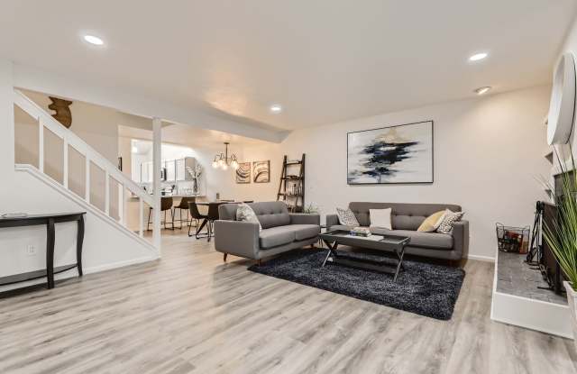 Updated 3 BDR Townhome in King's Ridge photos photos