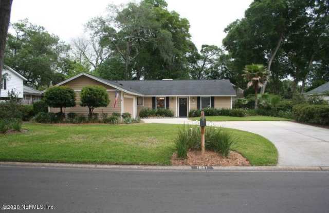 1841 TWELVE OAKS LN E - 1841 Twelve Oaks Lane North, Neptune Beach, FL 32266