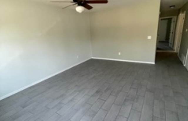 207 W Parks St photos photos