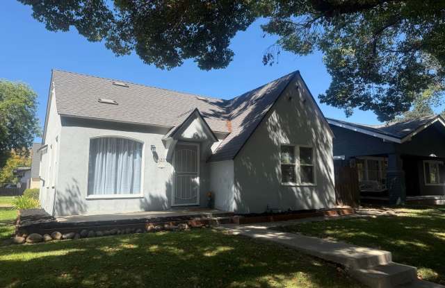 Cozy 2 bedroom 1 bath in the heart of Modesto.. Open House 10/10/26 from 12-2pm Gallery 1