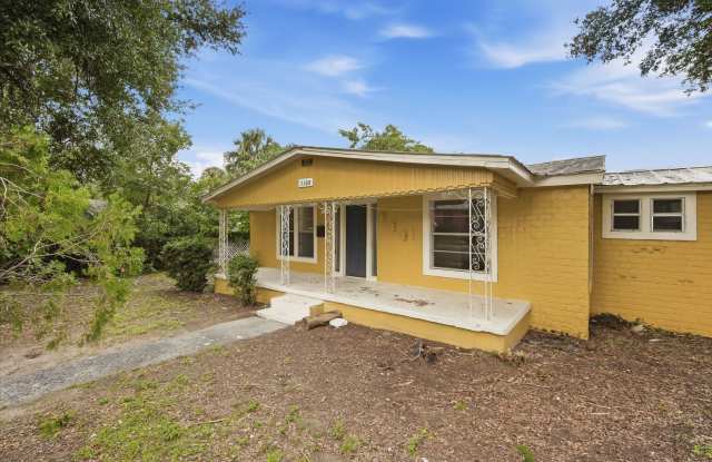 Welcome to 3508 E Genesee St — Comfortable Tampa Living with Space, Style & Convenience! Gallery 3