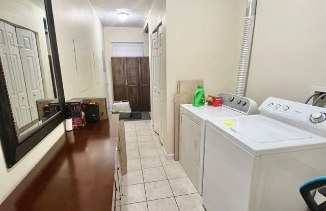 626-628 Valentine St photos photos