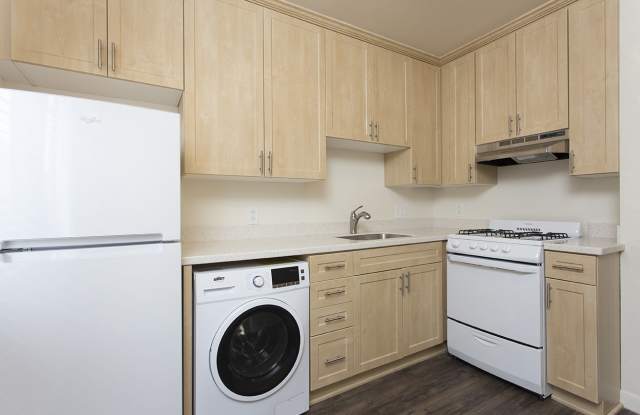 Ocean Beach: Cottage Style One Bedroom w/ Garage and Washer/Dryer Combo! photos photos