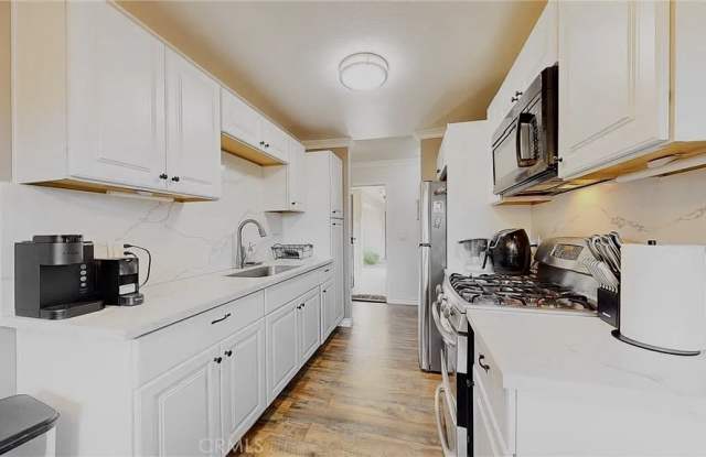 4591 Orange Avenue photos photos