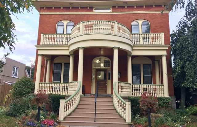 455 Franklin Street unit: 6 photos photos