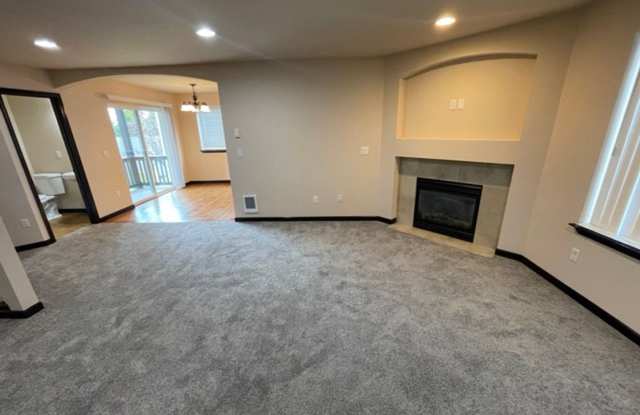 Extremely Gorgeous 3 Bedroom Home for Rent in Lynnwood Gallery 4