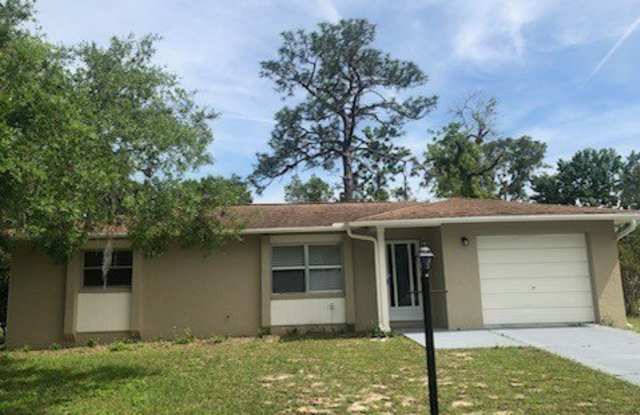 209 S Washington Street - 209 South Washington Street, Beverly Hills, FL 34465