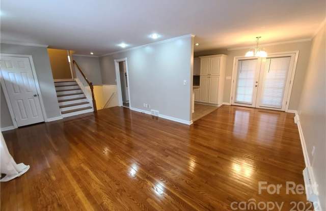 5517 Wintercrest Lane Gallery 3