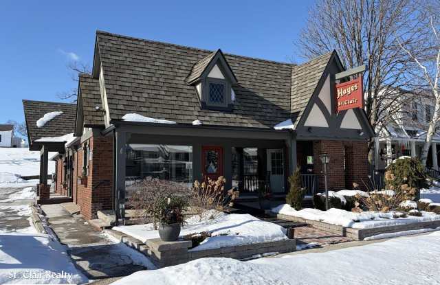 531 N Riverside photos photos