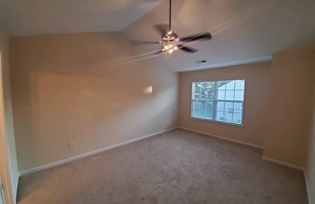 645 Rock Lake Glen Gallery 3