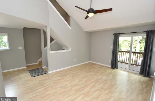 340 WOODLAKE Drive Gallery 4