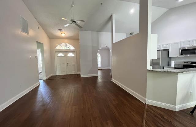 2485 Stonegate Drive Gallery 3