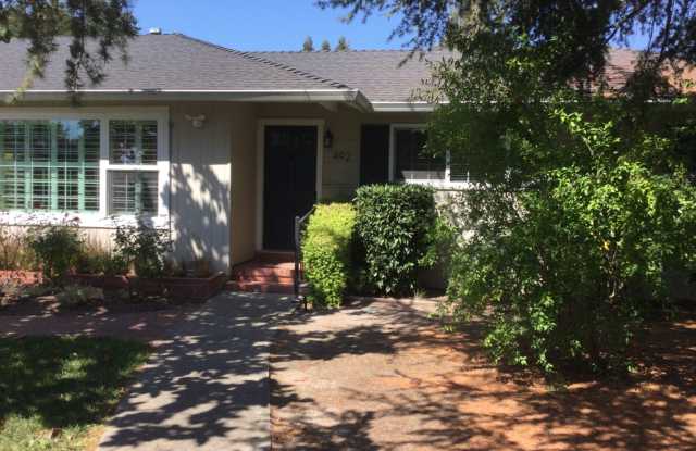 Charming 3 bdrm / 2 bath Home, Minutes from Sonoma Square photos photos