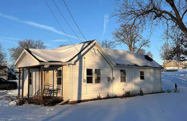 Cozy 2-Bedroom Home for Rent in Atalissa IA! photos photos