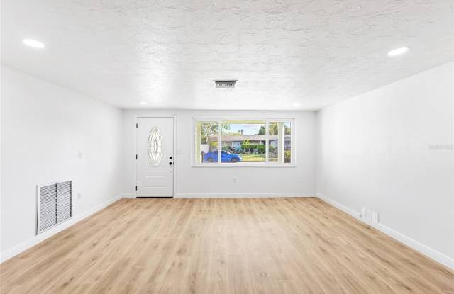 6239 7TH Avenue Gallery 3