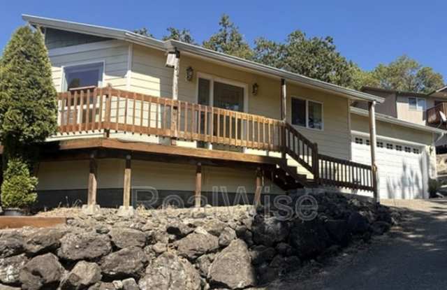 1384 NE Ridge Ave photos photos