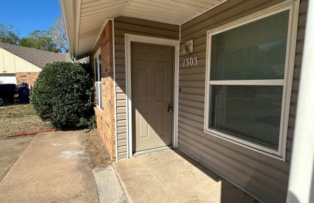 2 bed 1.5 bath Duplex Gallery 4