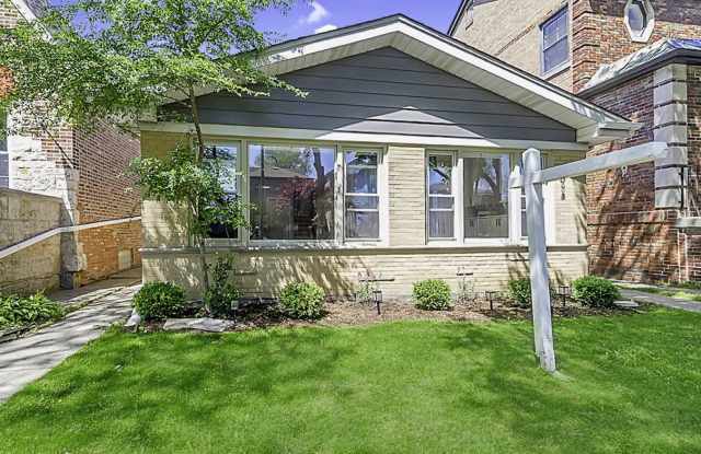 5848 N Drake Avenue photos photos