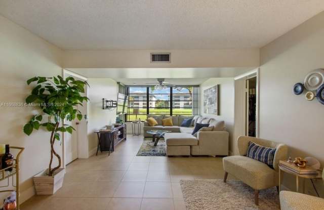 1705 Whitehall Dr - 1705 Whitehall Drive, Davie, FL 33324