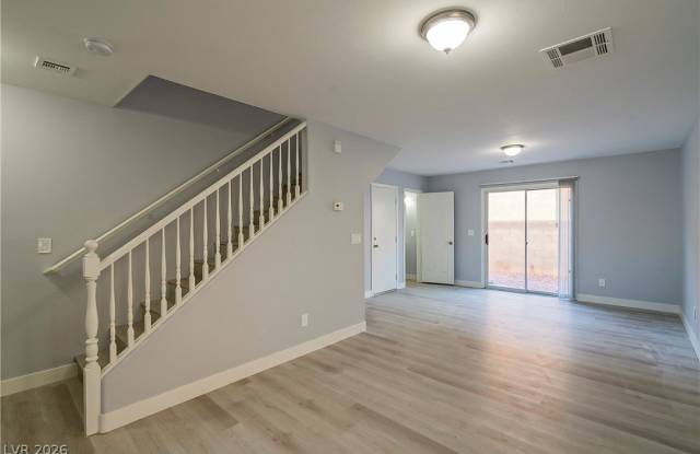 4052 EMERALD WOOD Street Gallery 2
