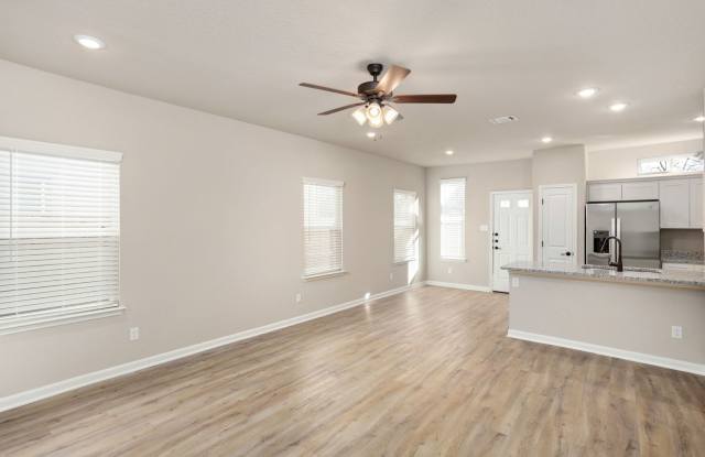 ONE MONTH FREE RENT—LIMITED-TIME MOVE-IN SPECIAL! $1395 Gallery 2