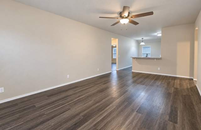 Stylish and Spacious Home in the Heart of Mustang! Gallery 3
