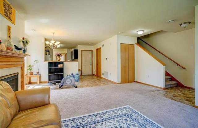 252 S Musket Ridge #4 - 252 South Musket Ridge Drive, Sun Prairie, WI 53590
