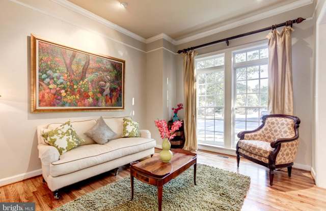 601 AUTUMN WIND WAY Gallery 4