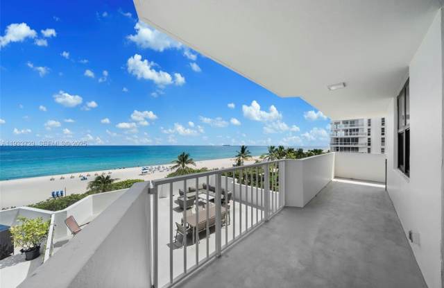 4301 Collins Ave photos photos