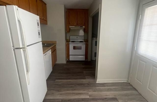 Feemster Lake Apartments Gallery 1