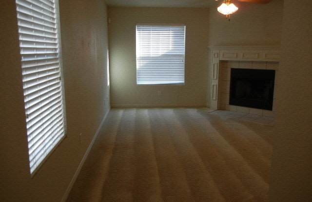 Gorgeous 2 story home Gallery 4