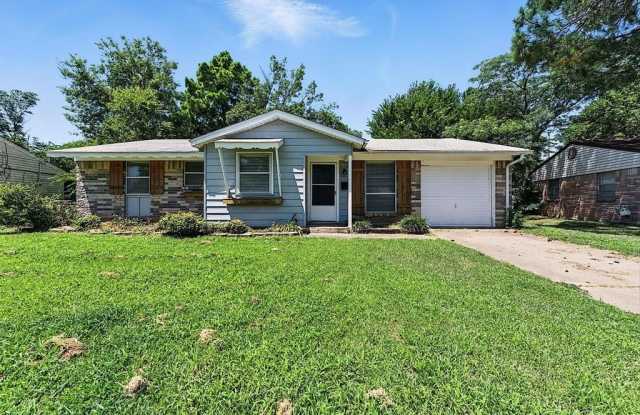 1115 Glenn Drive - 1115 Glenn Drive, Euless, TX 76039