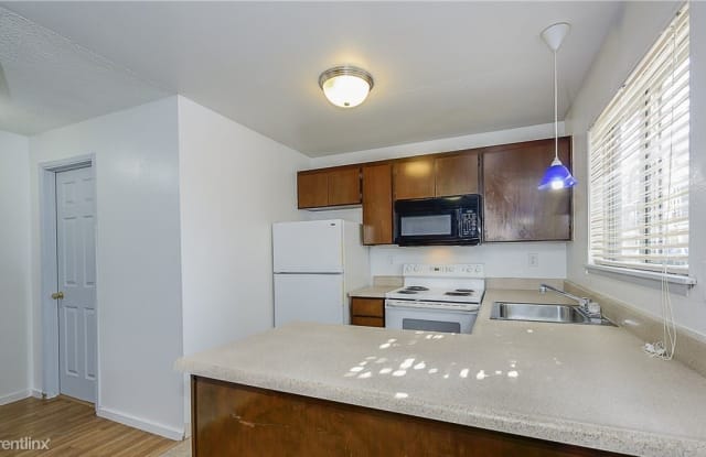 4022 S Warner St Apt 3 - 4022 South Warner Street, Tacoma, WA 98409