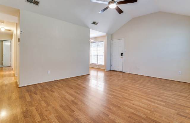 812 Cooper Lane Gallery 2