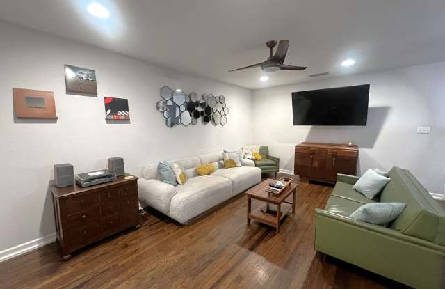 Furnished 2/2 Home in Crestview 3-12 month lease terms available Gallery 4