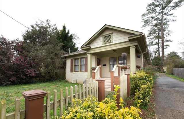 1081 Moreland Avenue SE Gallery 2