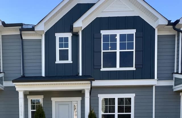 Beautiful 3BR/2BA Townhouse in Pringle Towns - 16126 Leading Street, Charlotte, NC 28273