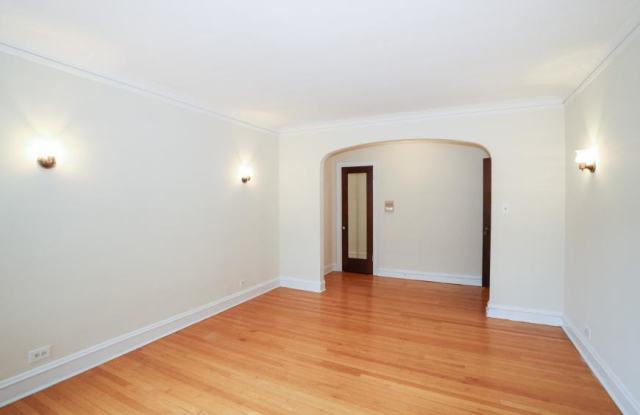 7447 North Claremont Gallery 3