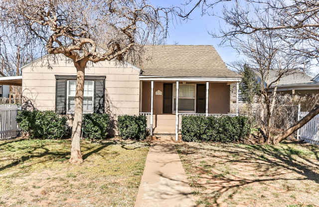 Very Cute Contemporary Home With Great Curb Appeal! photos photos